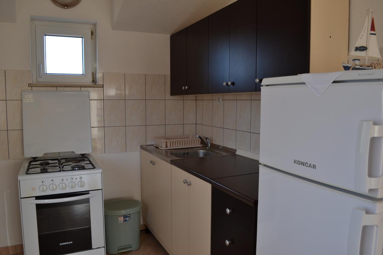 Trilj Apartman Jurika Exterior foto